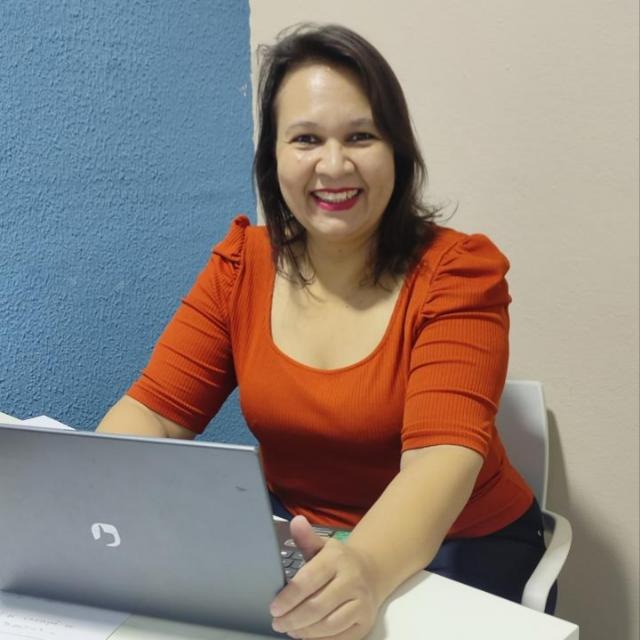 Cleane Barbosa, psicanalista e terapeuta EFT em Palmas – TO (foto 2)